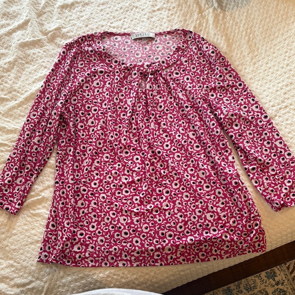 Kasper Pink and White Floral Blouse